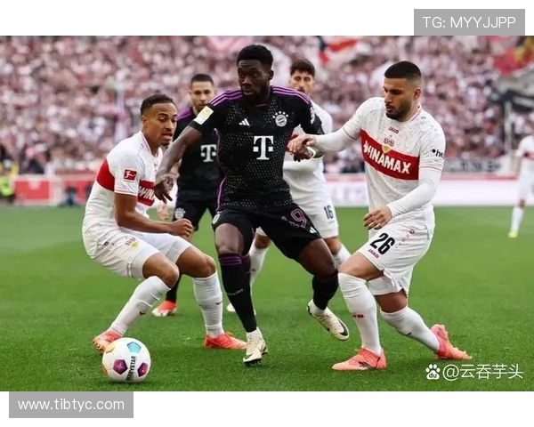 足球赛场激战正酣 世界杯决赛精彩落幕 强强对决点燃球迷激情