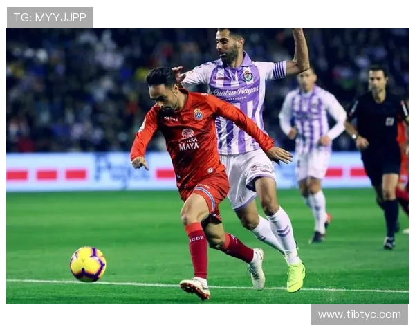 《回顾足球历史经典对决：那些改变比赛格局的难忘时刻》